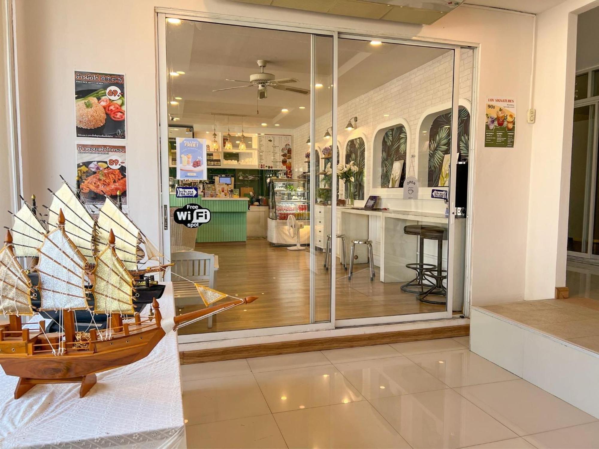 Inspire House Hotel Chiang Mai Esterno foto