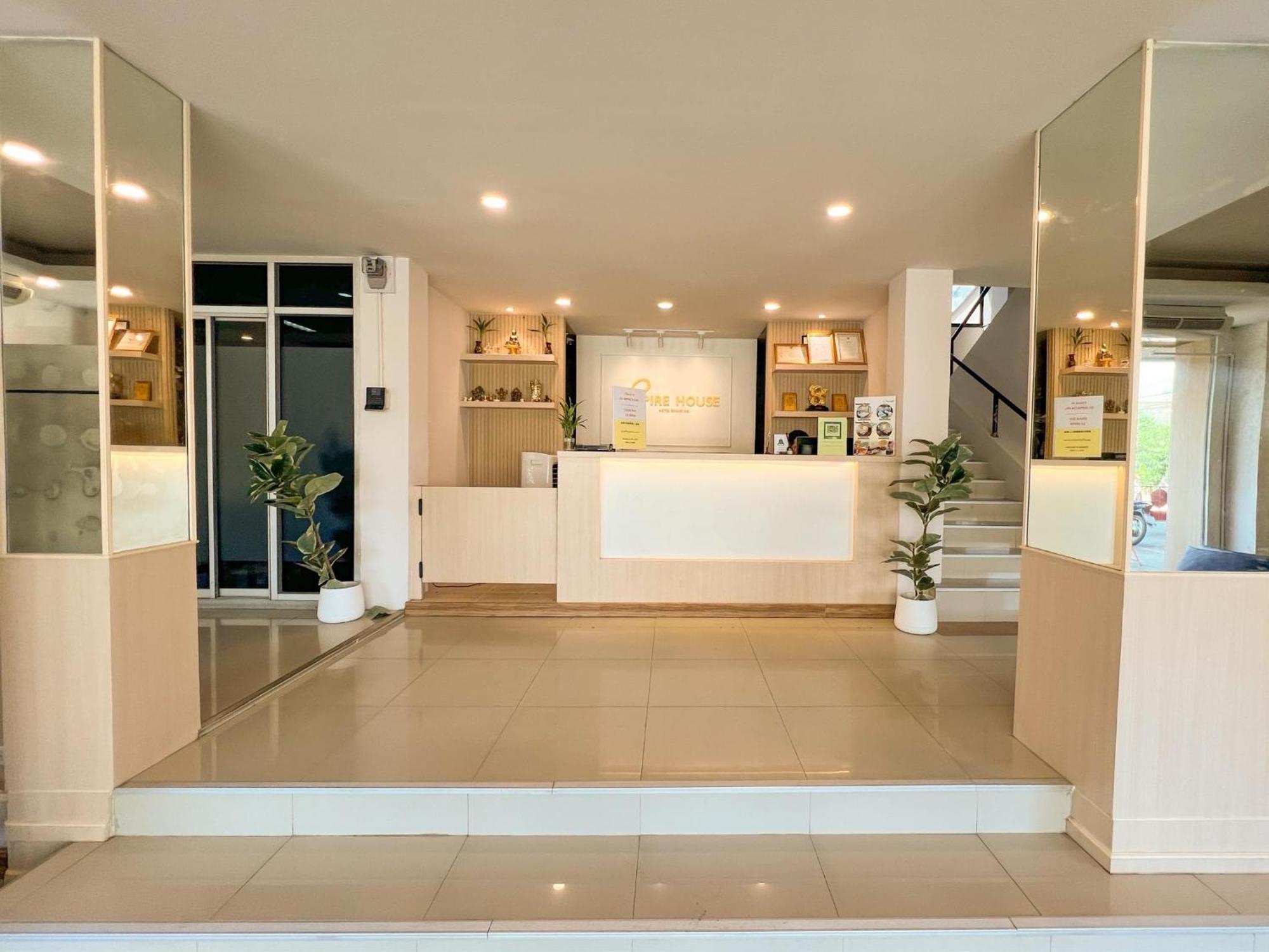 Inspire House Hotel Chiang Mai Esterno foto