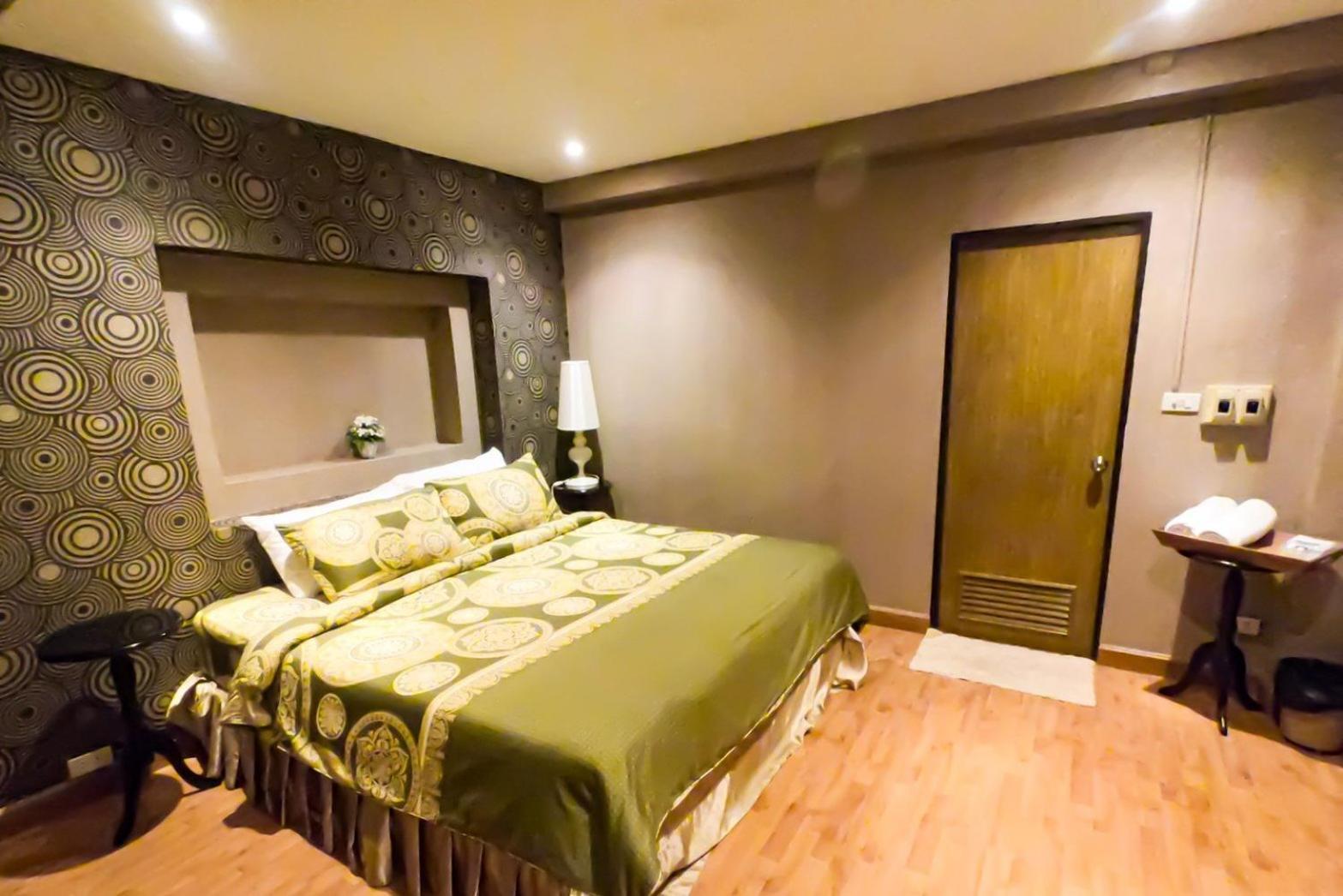 Inspire House Hotel Chiang Mai Esterno foto