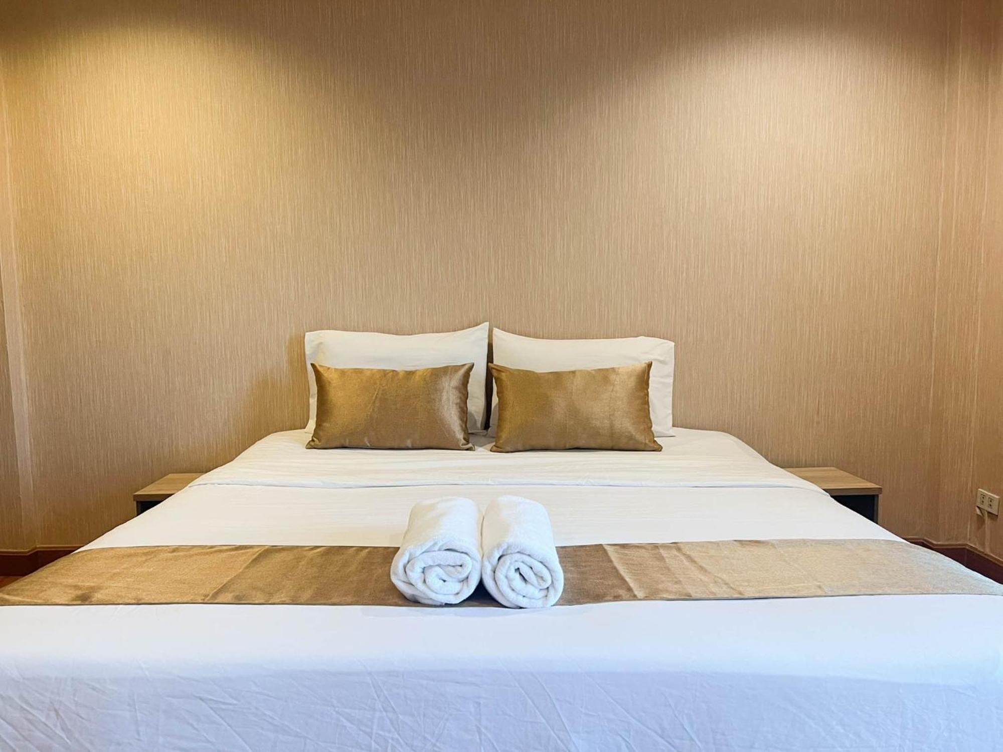 Inspire House Hotel Chiang Mai Esterno foto